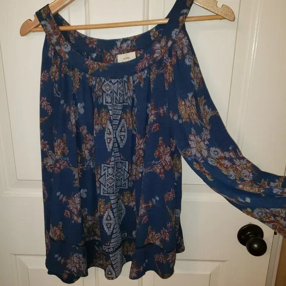 Cold shoulder long sleeve denim colored women's blouse - Picture 3 of 5